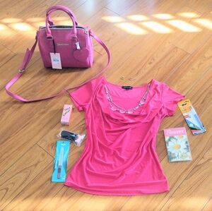 Large gold hoop earrings&Ava&Grace shirt W/ JUICY Couture Purse 👛